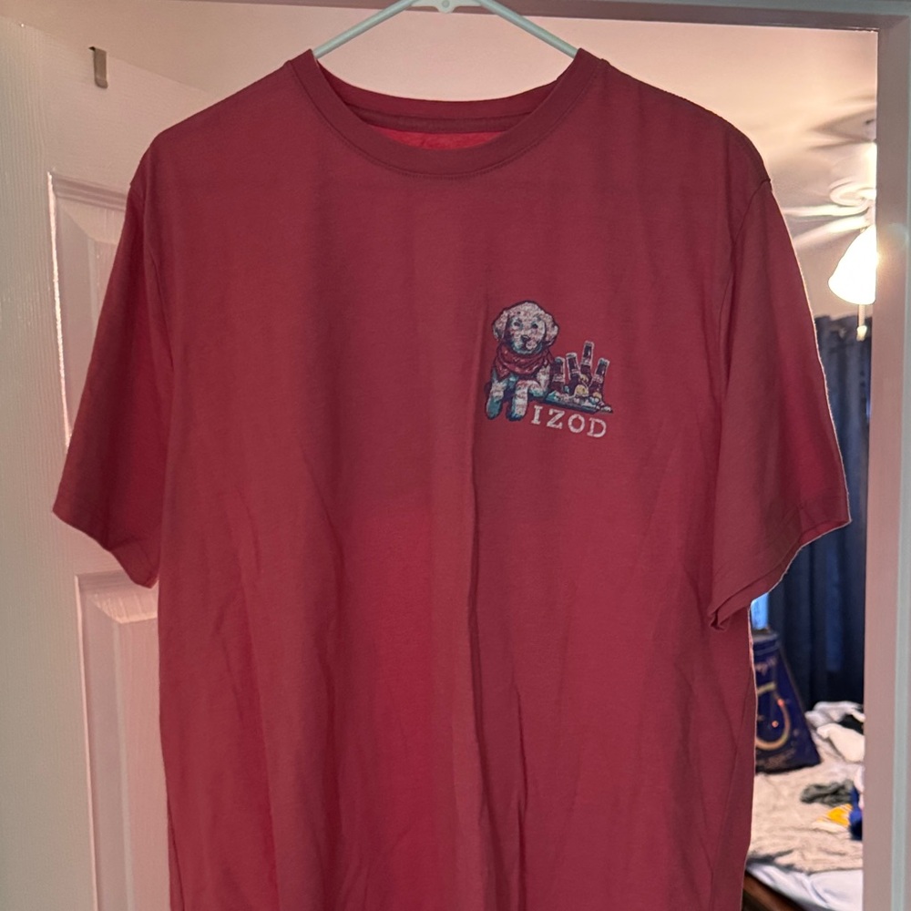 Izod Men's Maroon Short Sleeve Tee with Dog Graphic